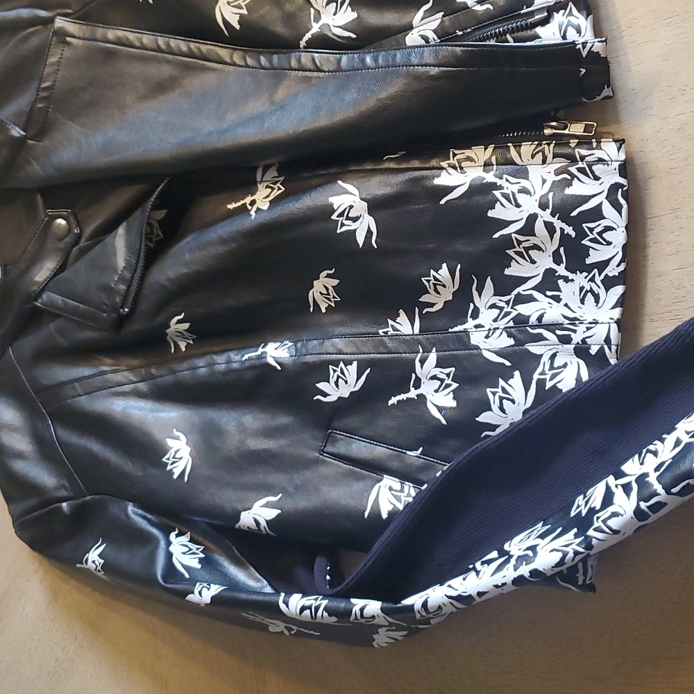 Yyigal Women's Jacket Black Size Small, Faux-leather Floral-print